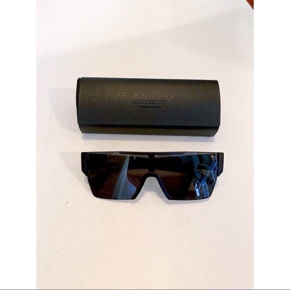 Like New Burberry Sunglasses